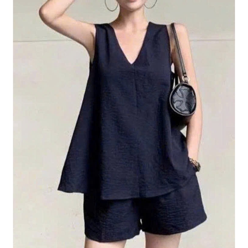 ชุดสอง-PIECE สําหรับผู้หญิงพร้อม WIDE V-NECKLACE, กางเกงขาสั้นเอวไฟฟ้า, สวมง่าย, ACTIVE AND PERSONALITY SUMMER FASHION