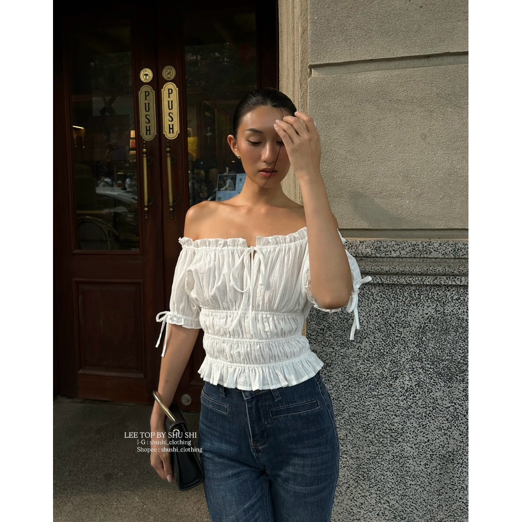 ลีท็อป | เสื้อยักเปิดไหล่ครึ่งแขน (รูปถ่ายเดิม)