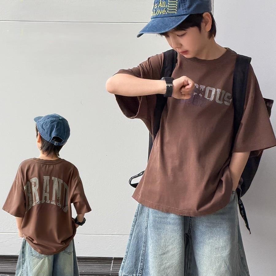 (WIDE FORM) เสื้อยืด WEST BROWN พร้อม DYNAMIC PATTERNS FASHION STYLE, SPRING AND SUMMER WEAR FOR BOY