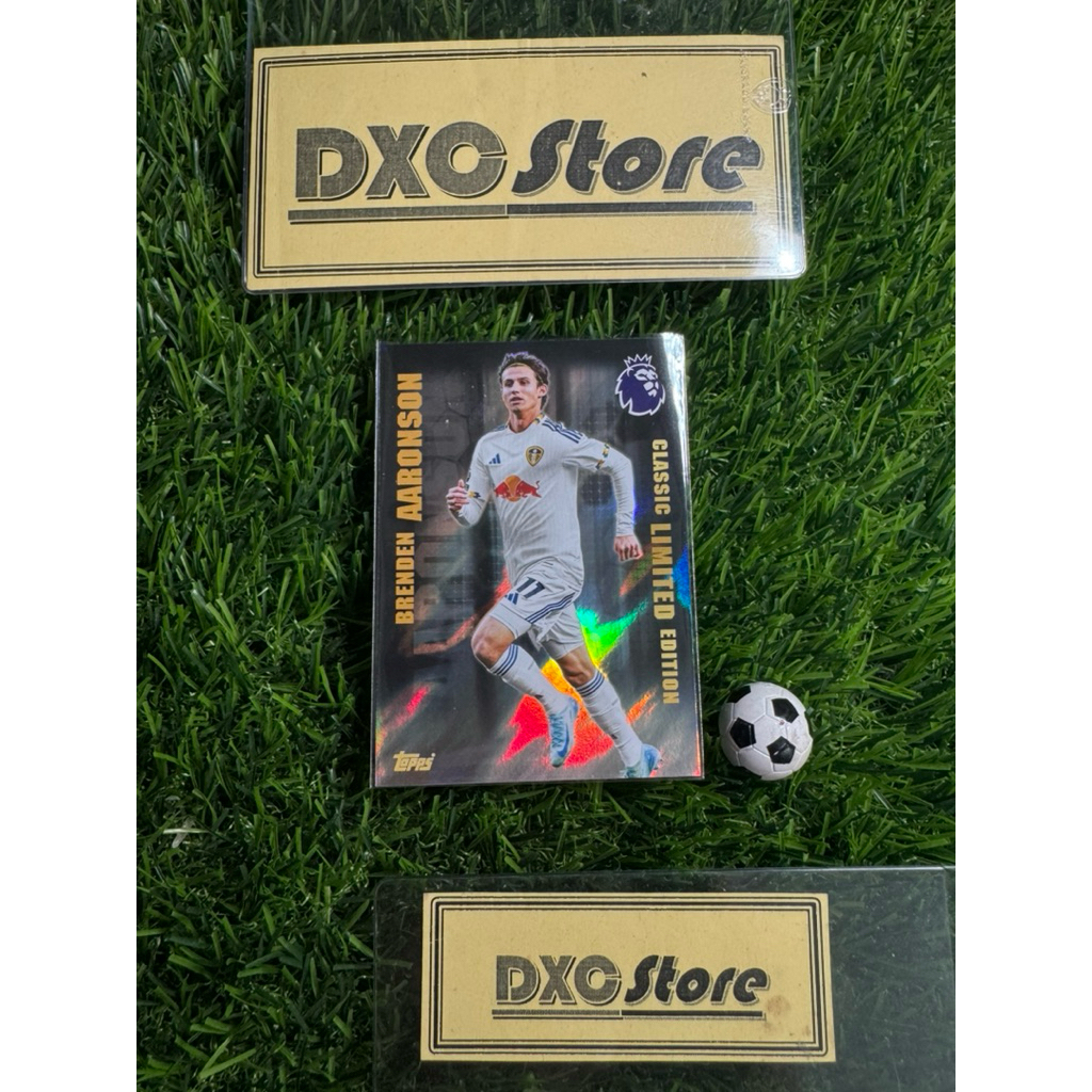 [ ของแท้ ] - CLASSIC LIMITED EDITION - TOPPS PREMIER LEAGUE 2026 - BRENDEN AARONSON (LEEDS UNITED)