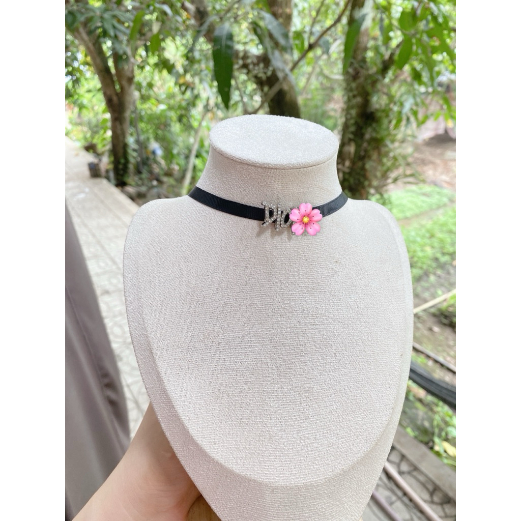 Chocker ตัวอักษร rhinestone เรียบง่าย