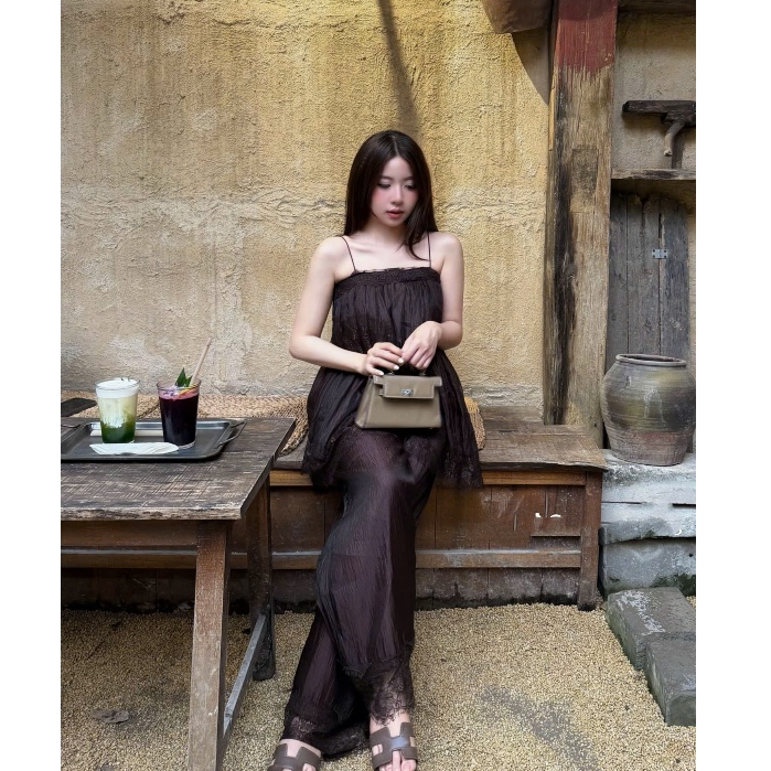 Yuk- ผู้หญิง 2-LAYER LACE BLOUSE ชุดผสม 2-LAYER SILK SURFACE PANTS, ชุดสตรี