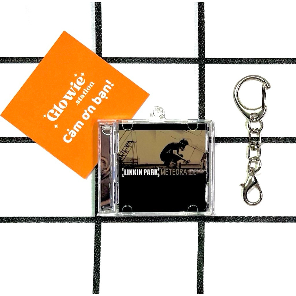 Meteora Album Mini CD Keychain - Linkin Park มี NFC เพื่อสแกนลิงค์เพลง