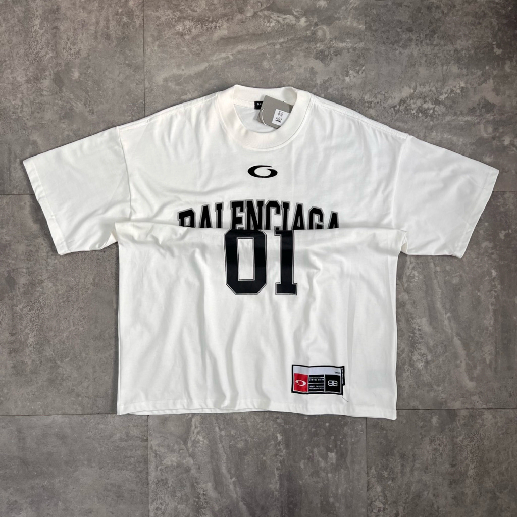 เสื้อยืดแขนสั้น Unisex Bale 01 B3273 Buivintage เต็มไปด้วยงานปักหนังคุณภาพสูง over-fit ราคา ถูกที่สุด ดีลบีเคเค รูปภาพหลัก
