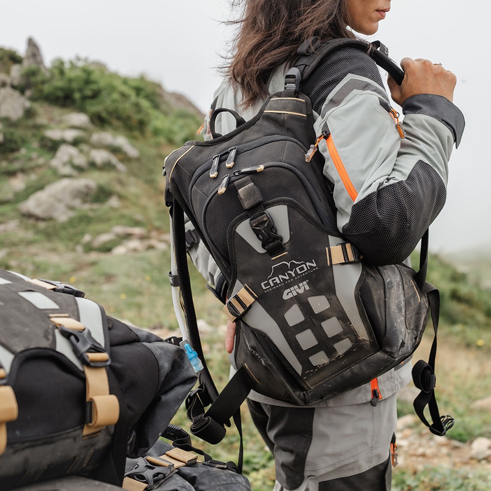 Givi Grt731 CAYON กระเป๋าเป้ GIVI ของแท้ 22 ลิตร