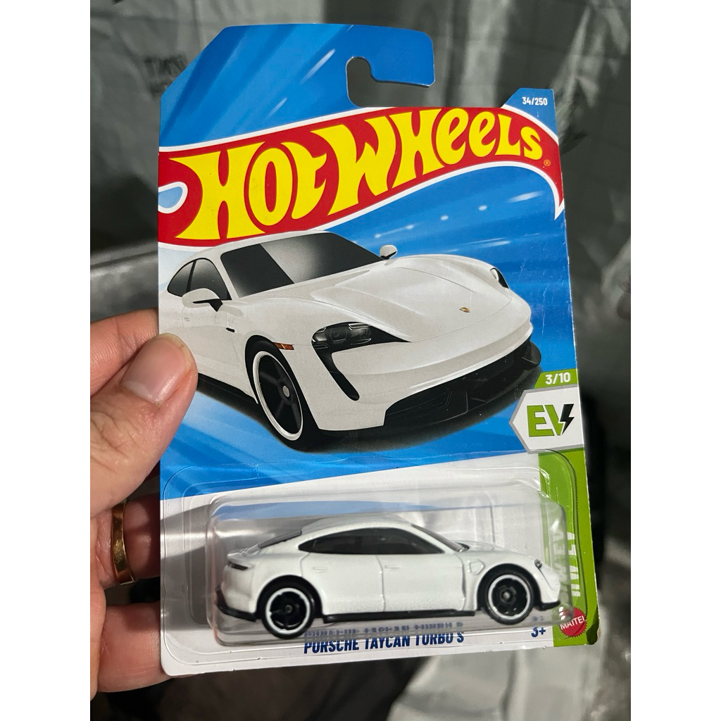ล้อร้อน PORSCHE TAYCAN TURBO S