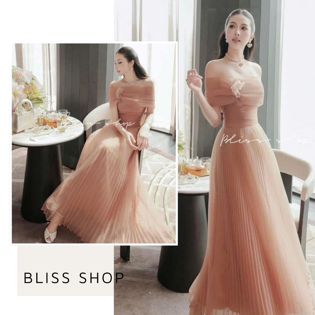 [การออกแบบระดับไฮเอนด์] Bliss Shop เดรสยาวประดับดอกไม้ปิดไหล่ - V829