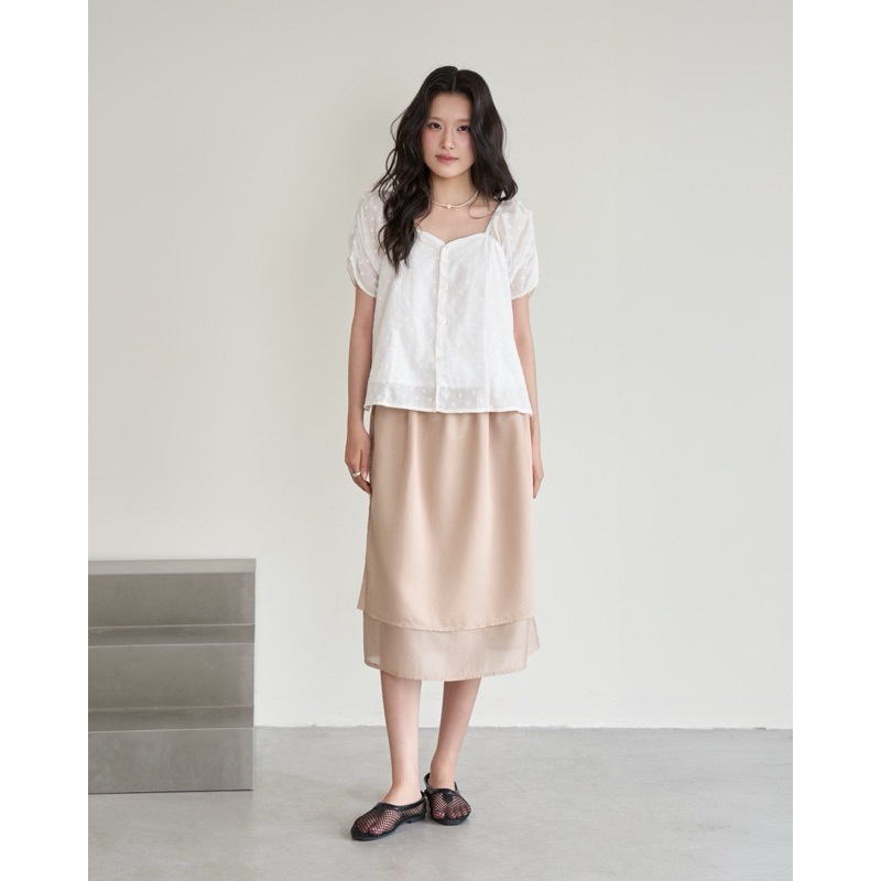 DOB - เสื้อเชิ้ตผู้หญิงคอเหลี่ยมแขนพัฟลายเข้าชุดง่าย l Lumi Top ราคาถูก Shopee Lazada
