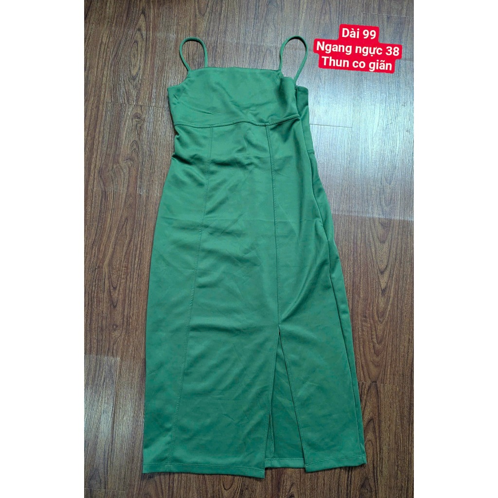 แม็กซี่เดรสสีเขียว 2 กรีดแบรนด์ clearance oak + fort