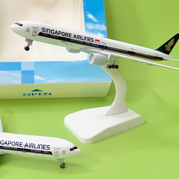 BOEING 777-300ER ยี่ห้อ "SINGAPORE AIRLINES" โลหะคุณภาพสูง MODEL 1:400 SCALE 20CM