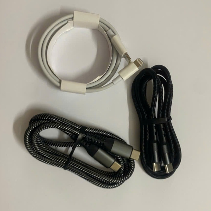 Type C –LN สายชาร์จเร็ว 20W, Type C -Type C 60W, Type C -Type C 100W ใช้สําหรับอุปกรณ์เทคโนโลยีสมัยใ