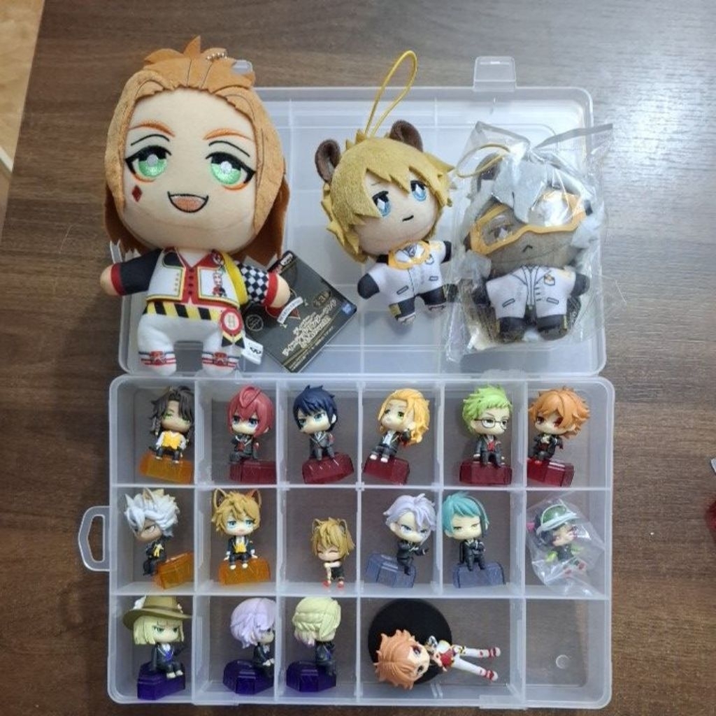 รวมโมเดลจิบิ ตุ๊กตาหมี Dtw/Disney Twisted Wonderland plushie