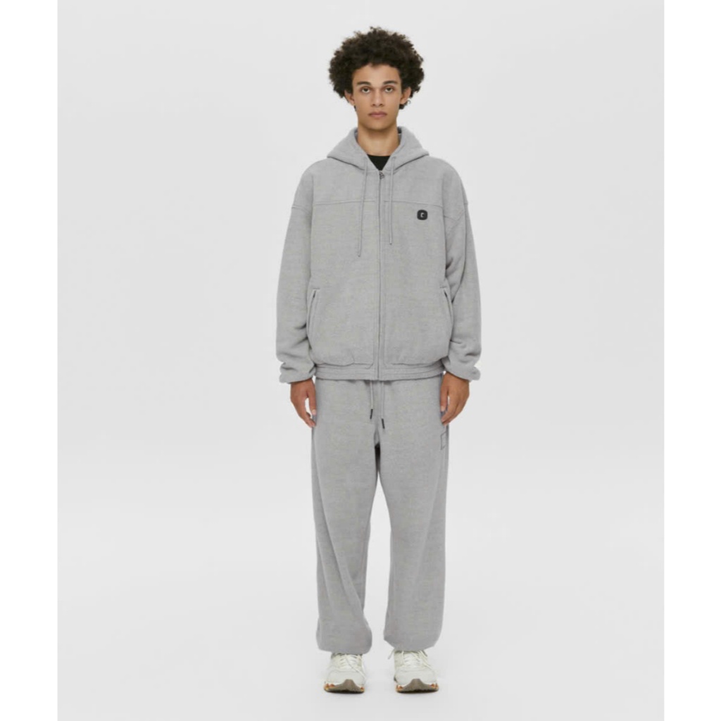 FLEECE HOODIE GOAL/-STUDIO – โอเวอร์ไซส์อบอุ่นอย่างแท้จริง