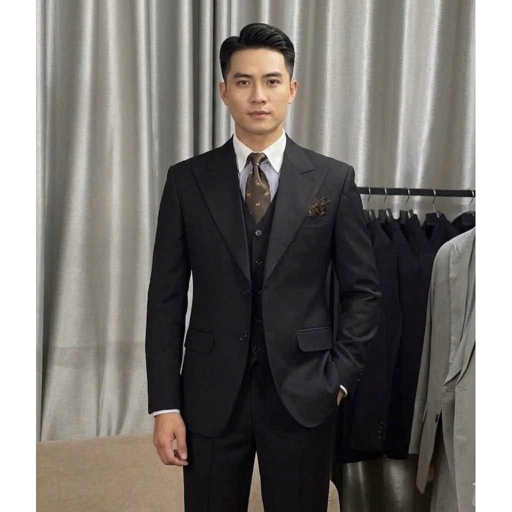 เสื้อกั๊กผู้ชายเกาหลีเรียบหรูและเรียบหรู สีดํา 2 ปุ่ม Blazer-Tuytailor