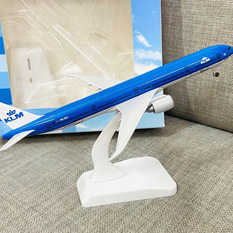 Boeing 777 Model Airplane Dutch Airlines KLM Royal Dutch Airlines 1/400 Scale