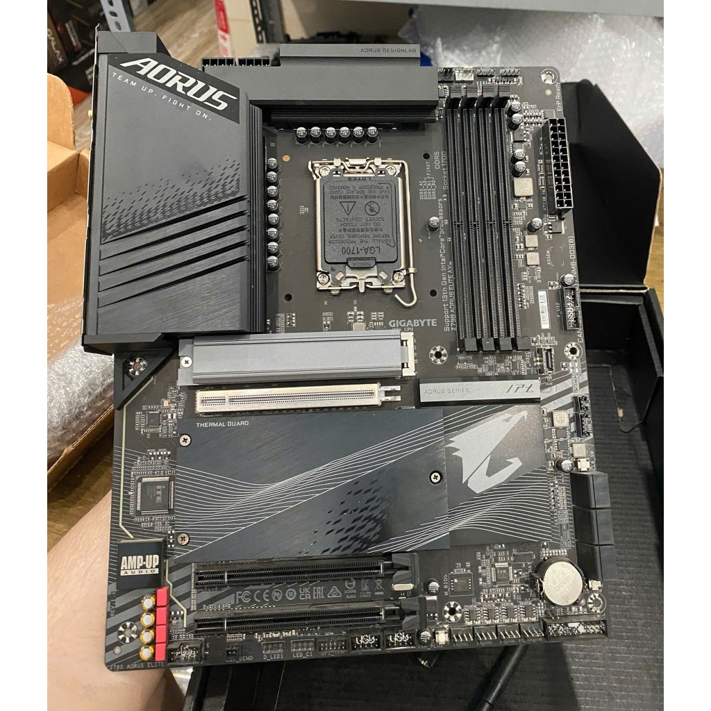 ASUS TUF Gaming B760M-PLUS II Wifi DDR5 เมนบอร์ด | LGA 1700, mATX, RAM 4 ช่อง