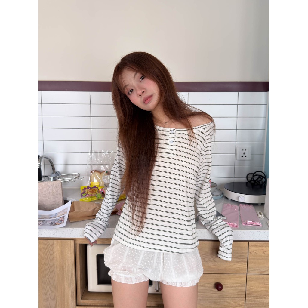 Moodie - PONY RAGLAN TEE | เสื้อยืดติดกระดุมแขนยาวพิมพ์ลายผ้าไหมผ้าน้ําหนักเบา