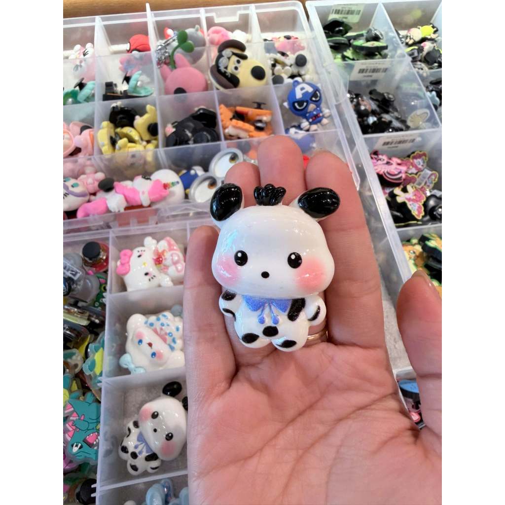 Jibbitz charms สติ๊กเกอร์ 3D to Capybara, Pochaco, Sanrino, Kitty, Melody, Sponge, Frog, hard 3D Cha