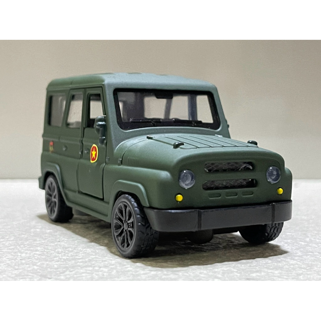 UAZ 469 1:36 Camo Painted Metal Military Vehicle Model