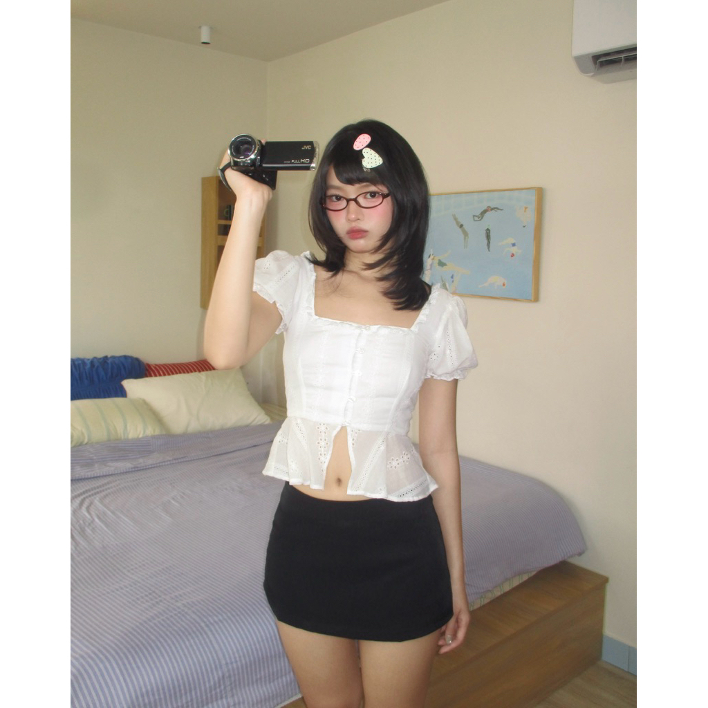 Émilie - Aeri Top - เสื้อคอเหลี่ยมแขนพองติดกระดุม