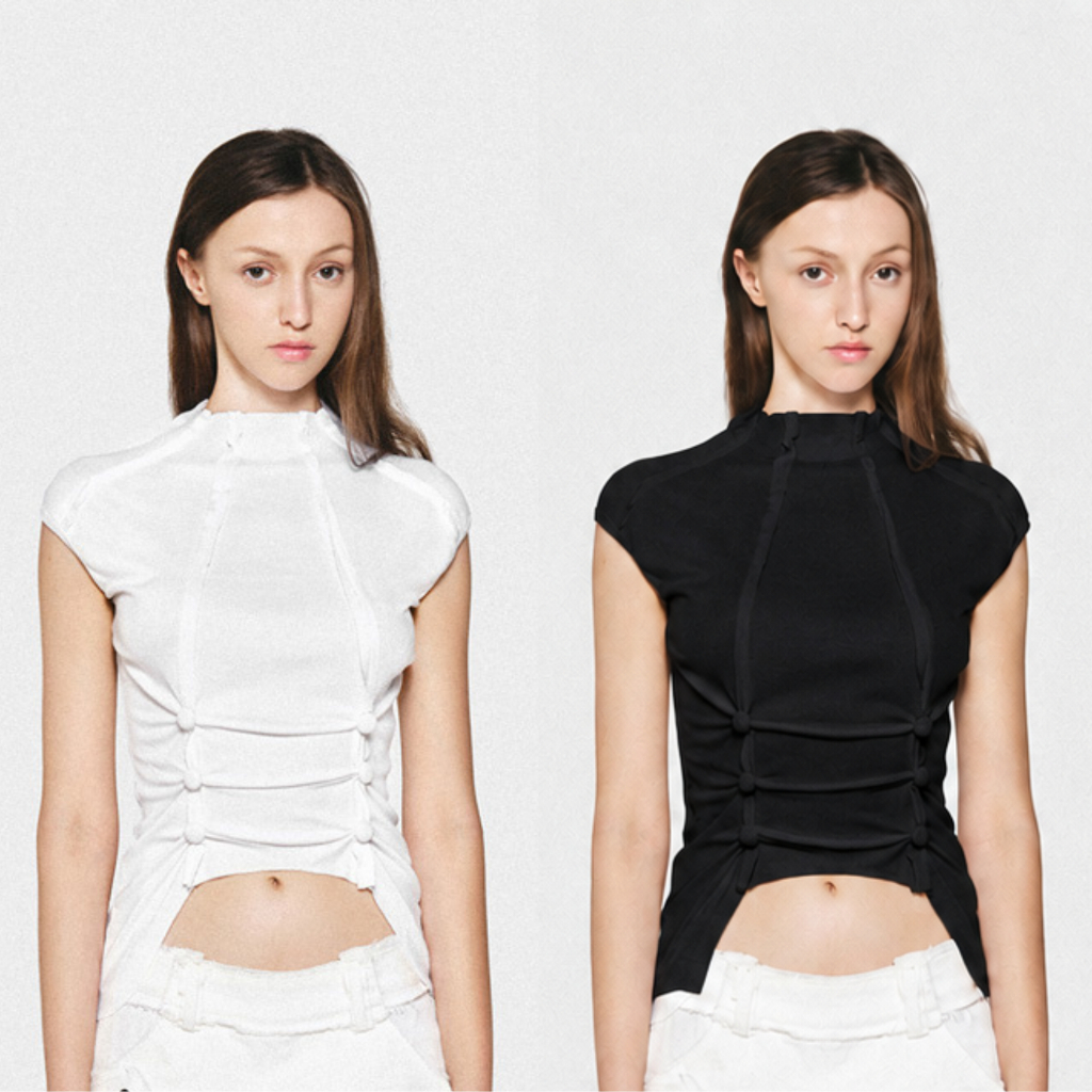 Aie jr. COTTONBERRY TOP เสื้อยืดกระชับสัดส่วนคอเต่าระบาย 2 ปุ่ม
