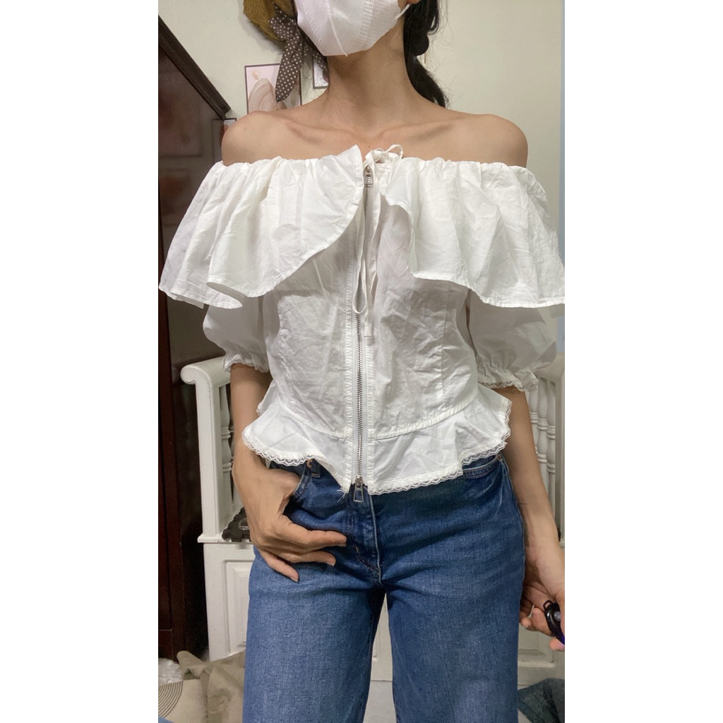 เสื้อปาดไหล่ 2 มือ ใหม่ 9/10. วัสดุหยาบ.n94-d39.eo78
