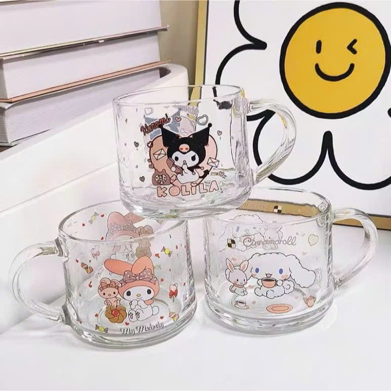 ถ้วยแก้ว 350 มล. พร้อมฝาไม้และช้อนลายการ์ตูนน่ารัก MUN STORE TTGO539