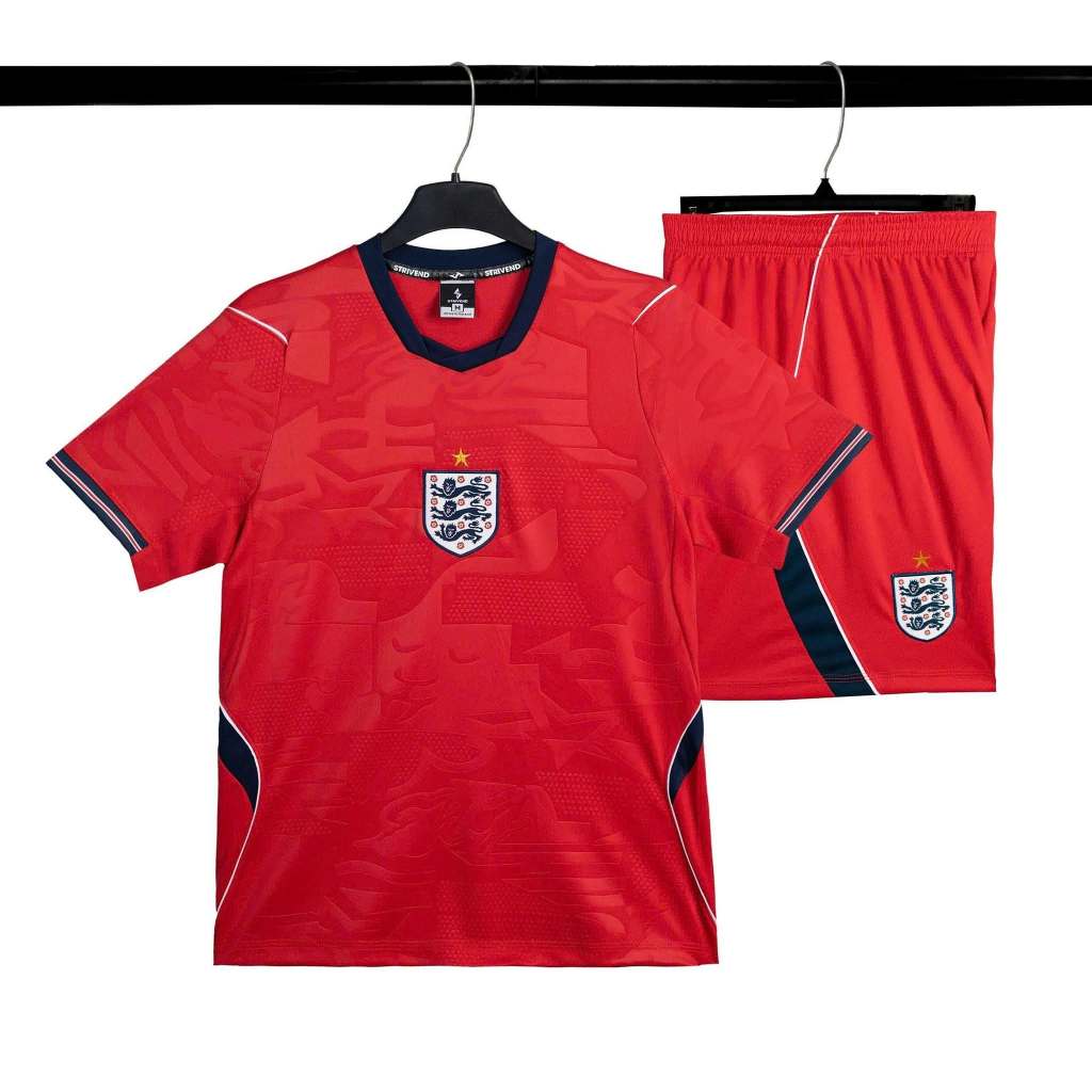 Away WC26 Strivend England Red Football Kit พร้อมชื่อและหมายเลขพิมพ์สําหรับผู้ชายและผู้หญิง เสื้อยืด