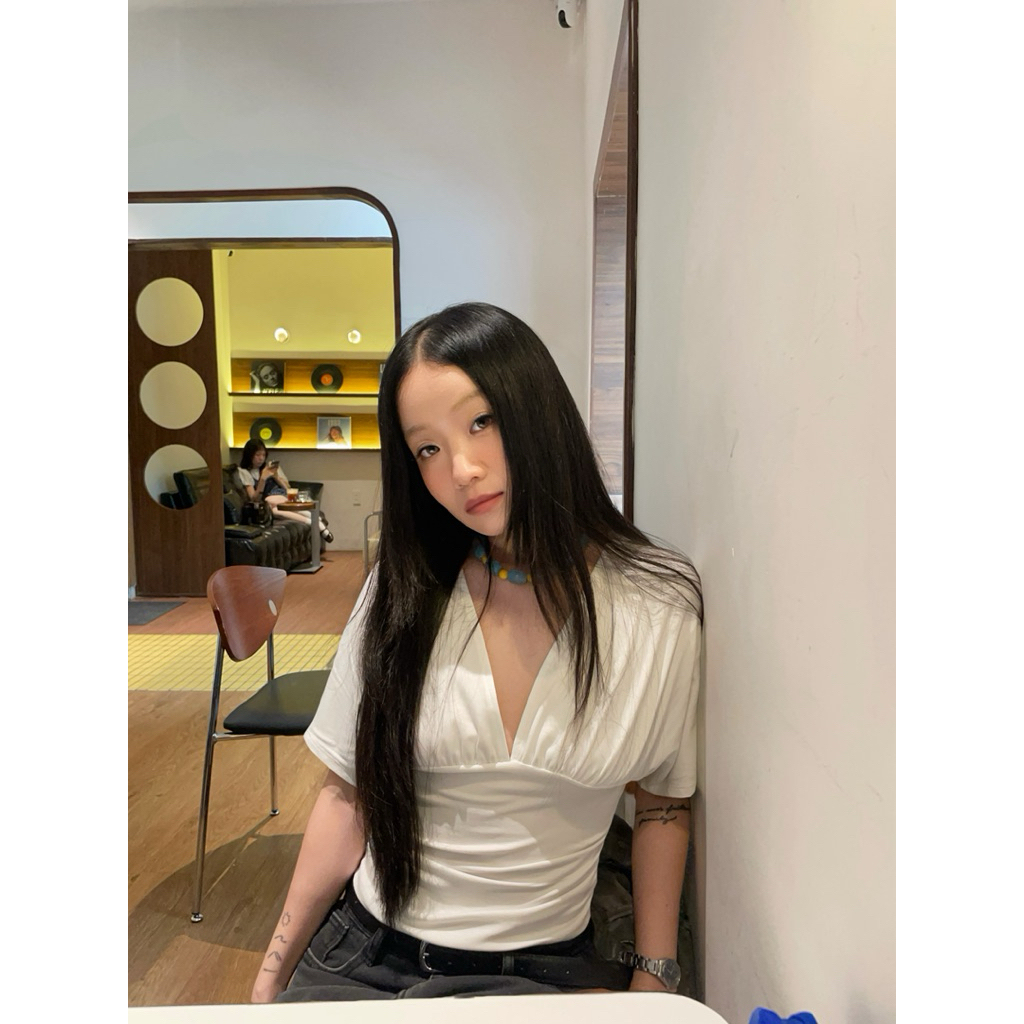 Luna Wing - เสื้อยืดเอวคอวี Batwing by noco.label Soft Borib Material Basic Minimal Style