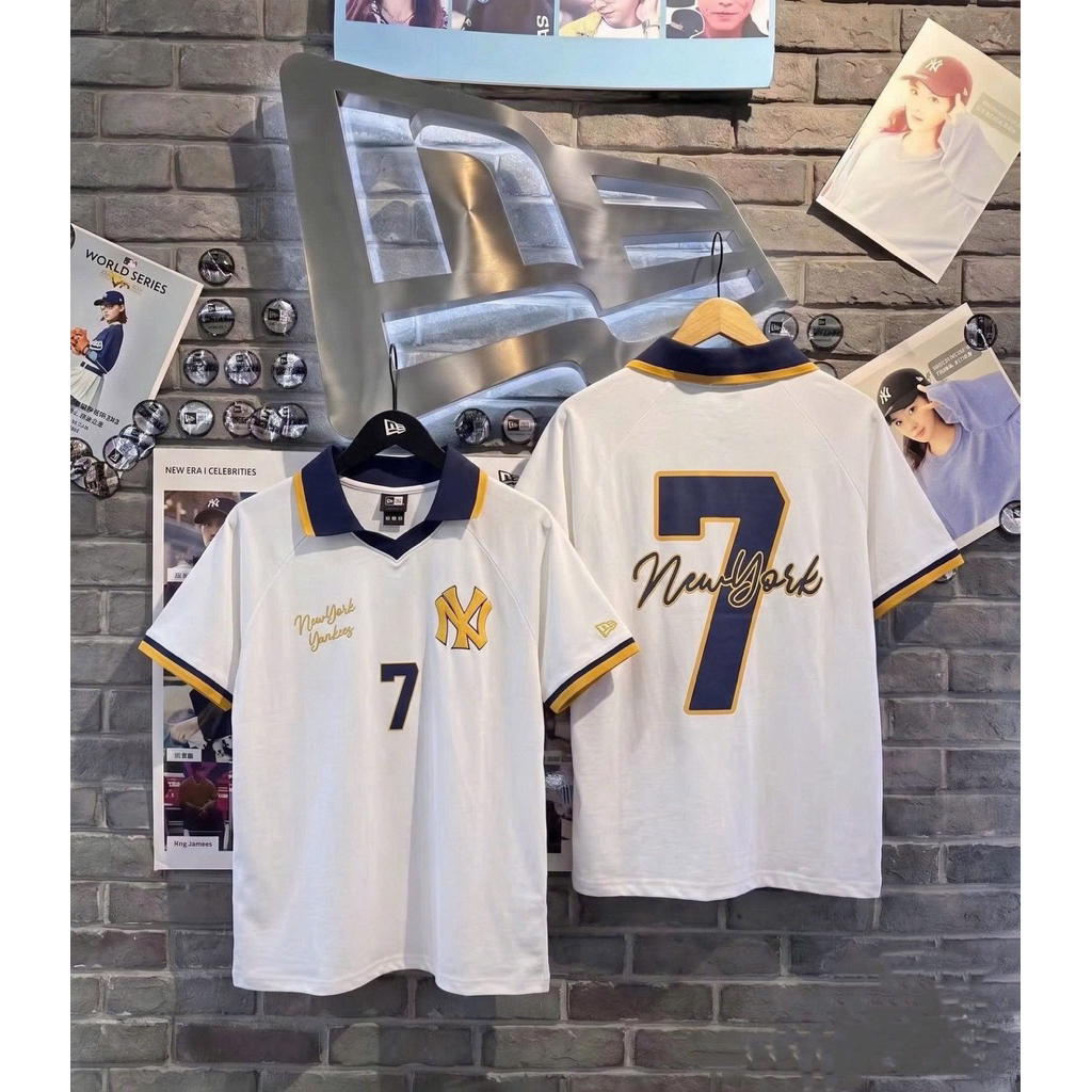 เสื้อ New.era พิมพ์ลาย คอ V ผ้าฝ้ายโฟร์เวย์ นุ่ม เย็นสบาย