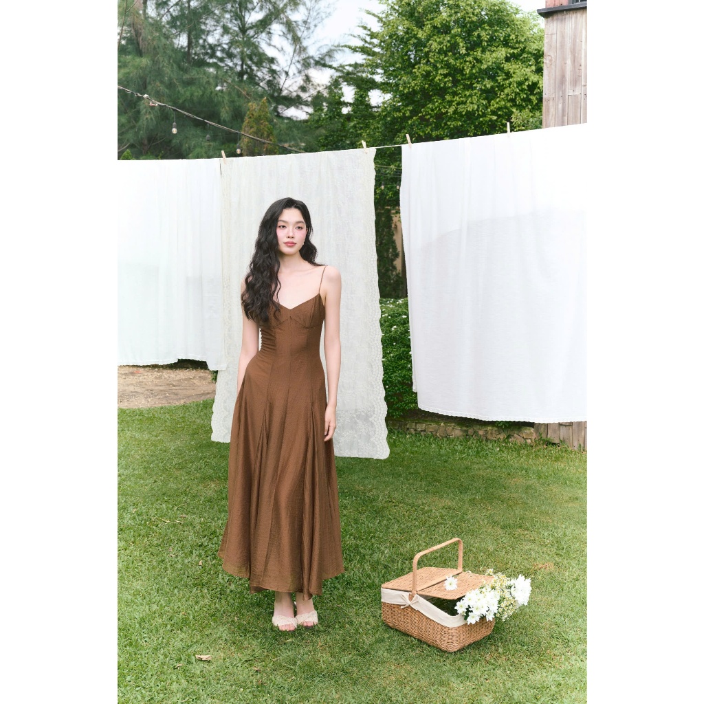 GOUT DE JUN V คอ Maxi Dress Two-Strap PERMIK โฟมชีฟอง Elegant Flared Long Dress FGDA2602087