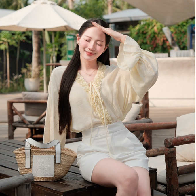 Meely - Bloom Top - เสื้อเชิ้ตแขนพัฟเลดี้ทําจากผ้าไหมคุณภาพสูง