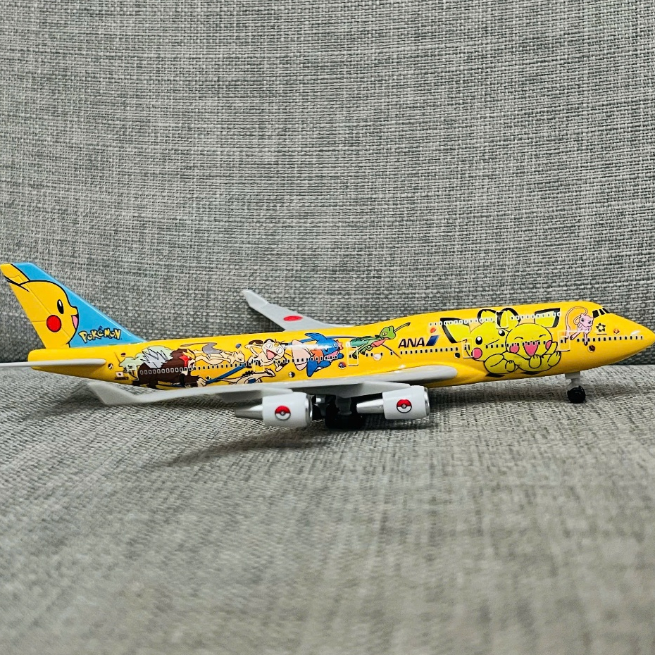 ANA POKEMON BOEING 747-400 AIRCRAFT (แบรนด์ญี่ปุ่น) - พลาสติก ABS คุณภาพสูงรุ่น 1:400