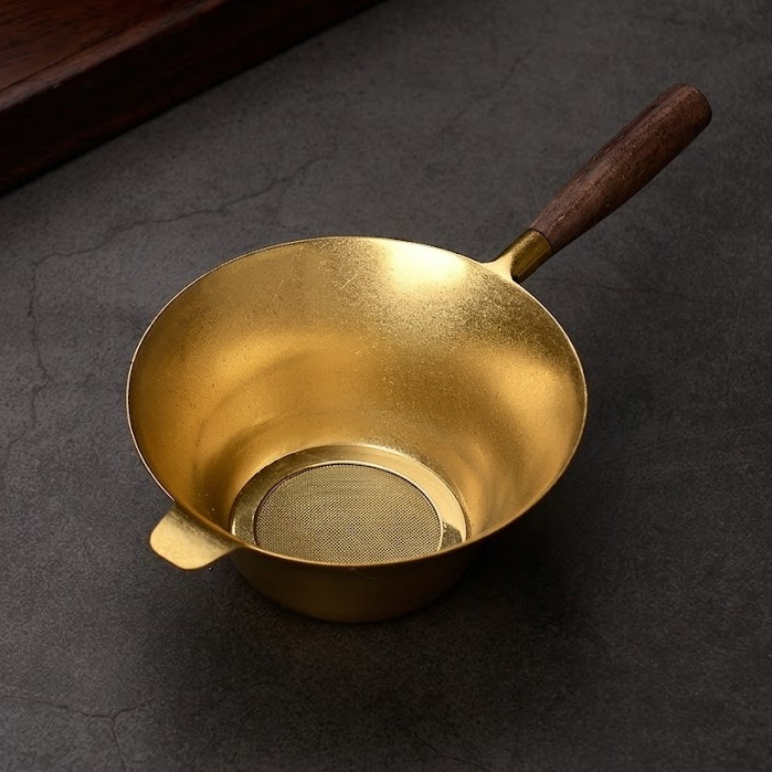 STAINLESS STEEL TEA FILTER POT SHAPE - WOODEN HANDLE – TEA POT ACCESSORIES