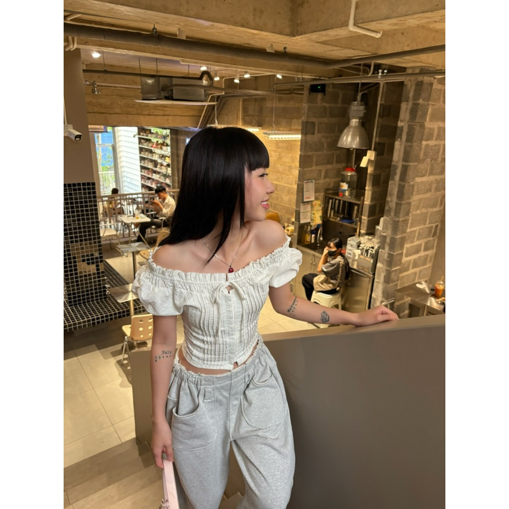 SERIA TOP - DEROSE เสื้อธรรมดาถังด้านหน้า Pin Tie กลับสามารถสวมใส่ในหลายสไตล์ไหล่เสื้อผู้หญิง AK123