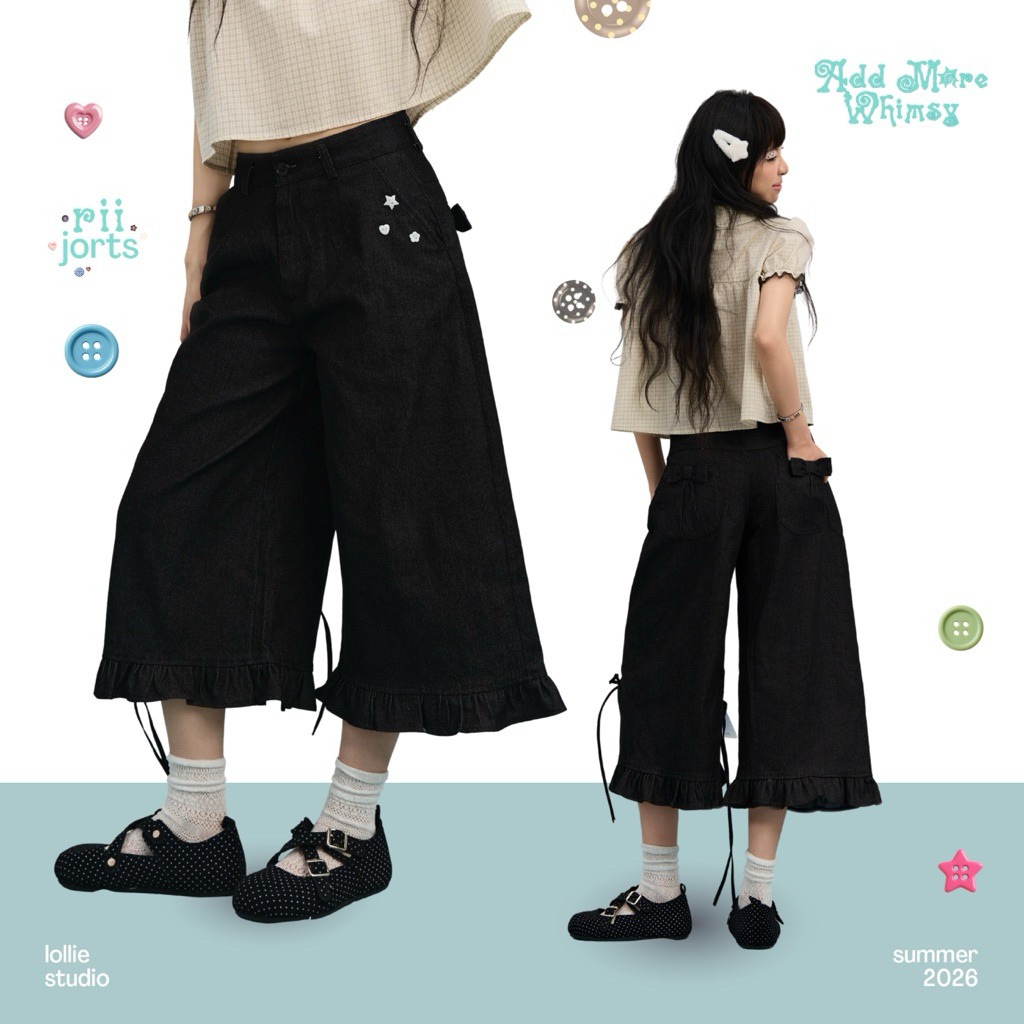 LOLLIE STUDIO - Rii Jorts TKQ64 กางเกงยีนส์ระบายมีกระดุม