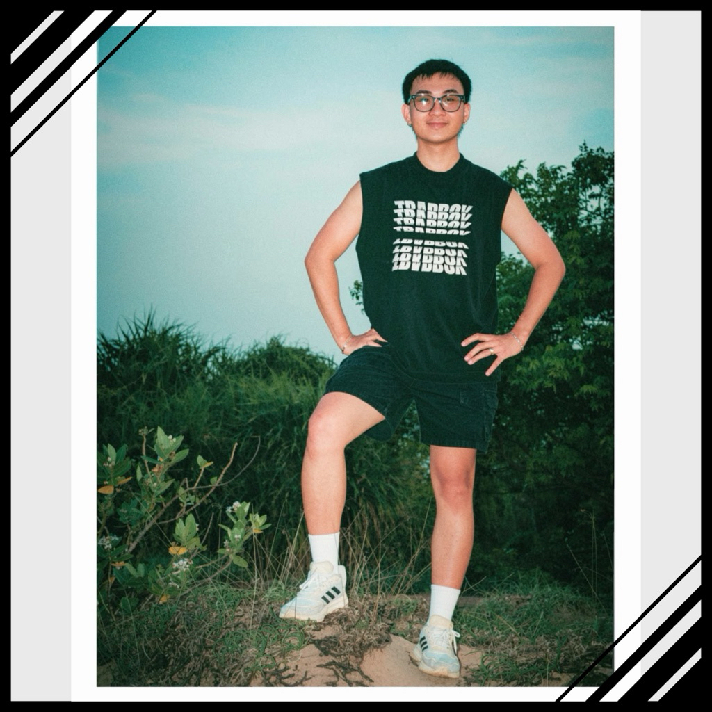 ICH LIEBE - เสื้อยืดทรงกล่องแขนสั้น unisex แฟชั่น