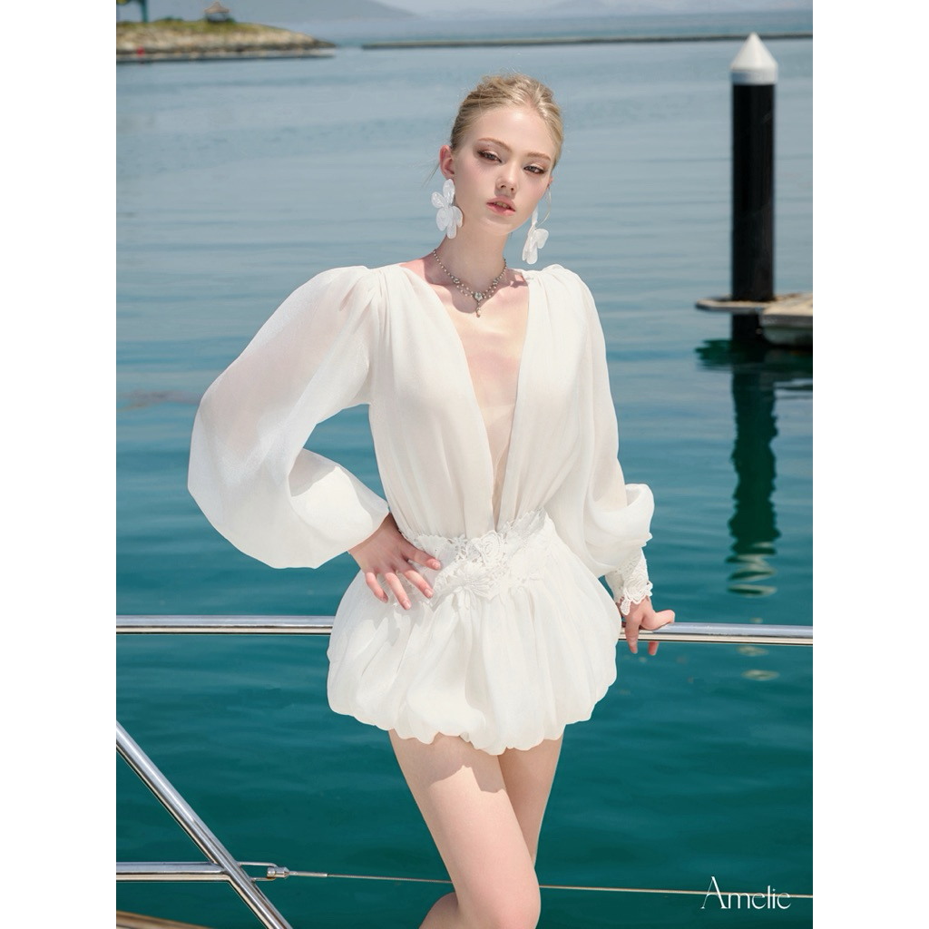AMELIE- เดรสไหมพรมคอวีลึกสีขาว - Harper dress Ame634