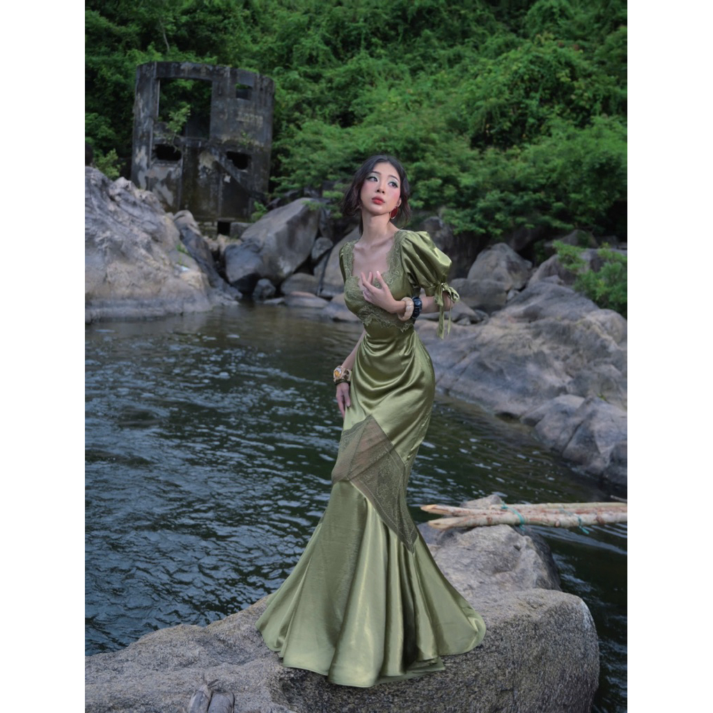 DÉSI - MOLISA DRESS - GREEN SILK DRESS WITH HIGH QUALITY LACE