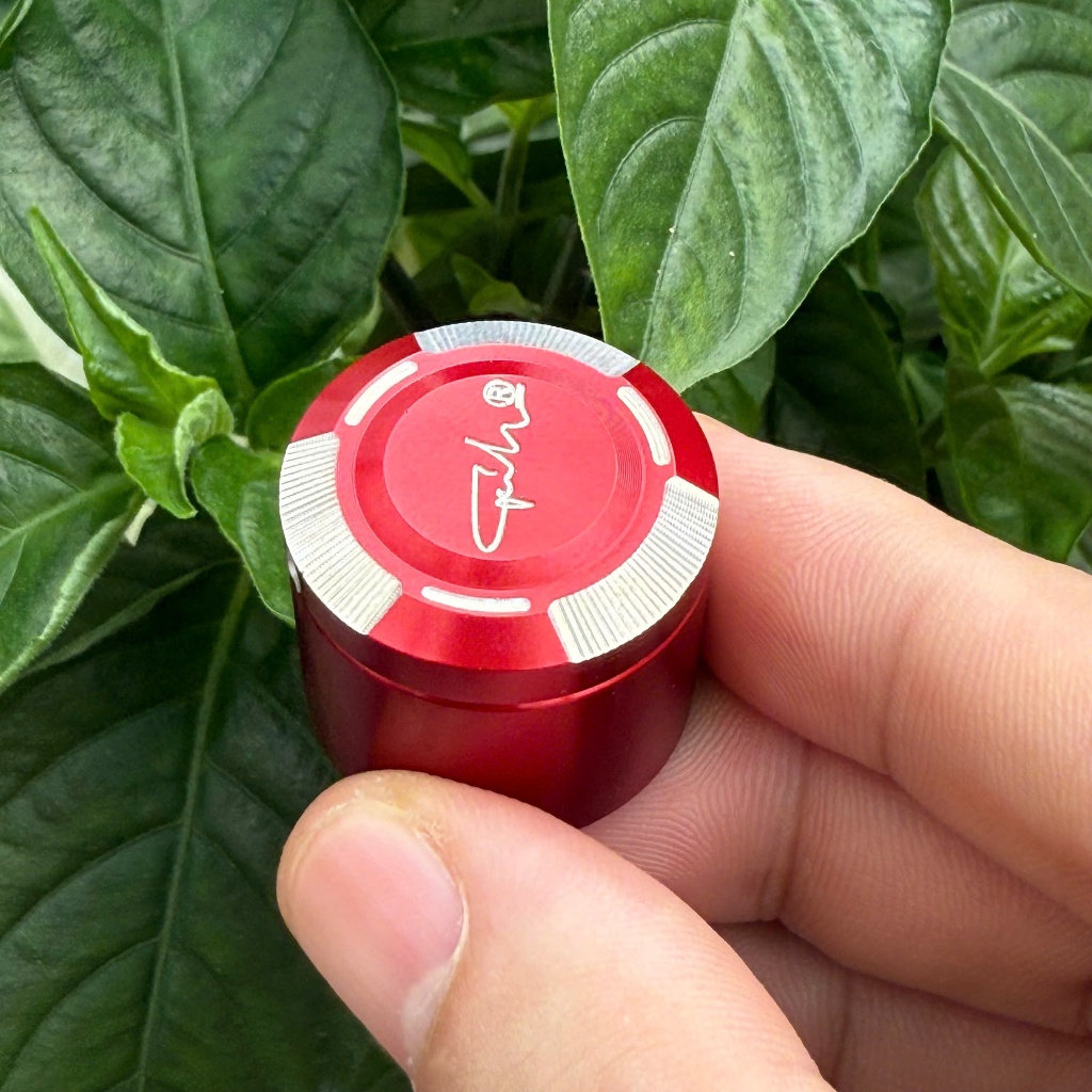 ฝาครอบกระจก + สกรู Kitaco cnc Stylo / Scoppy 2025 / Giorno