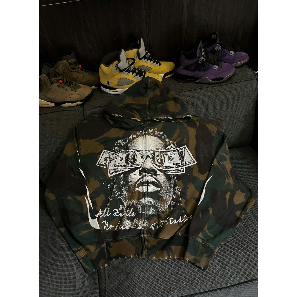 [4 รุ่น] เสื้อฮู้ด Hustle Camo Zip - TR7STUDIOS