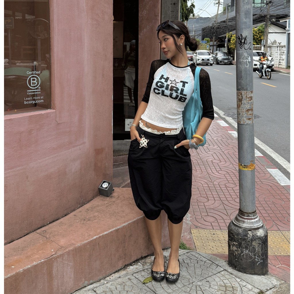 TWENTI Form Capri กางเกงร่มชูชีพขากว้าง