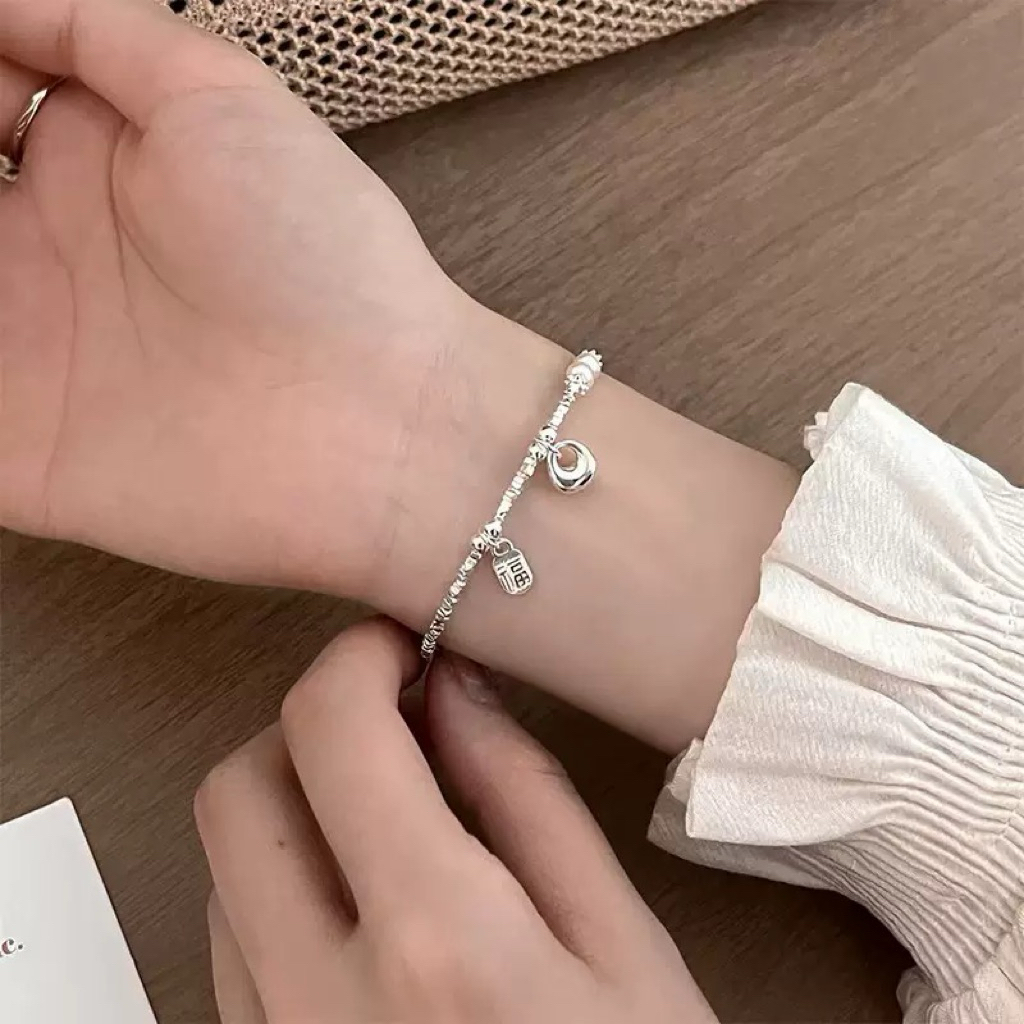 สร้อยข้อมือเงิน 925 พร้อมการออกแบบย้อนยุคและทันสมัยสําหรับแฟน - ของขวัญที่มีความหมาย