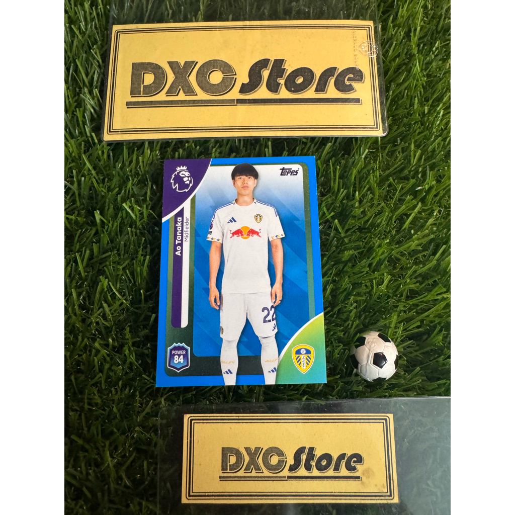 [ ของแท้ ] - BLUE PARALLEL - TOPPS PREMIER LEAGUE 2026 - AO TANAKA (LEEDS UNITED)