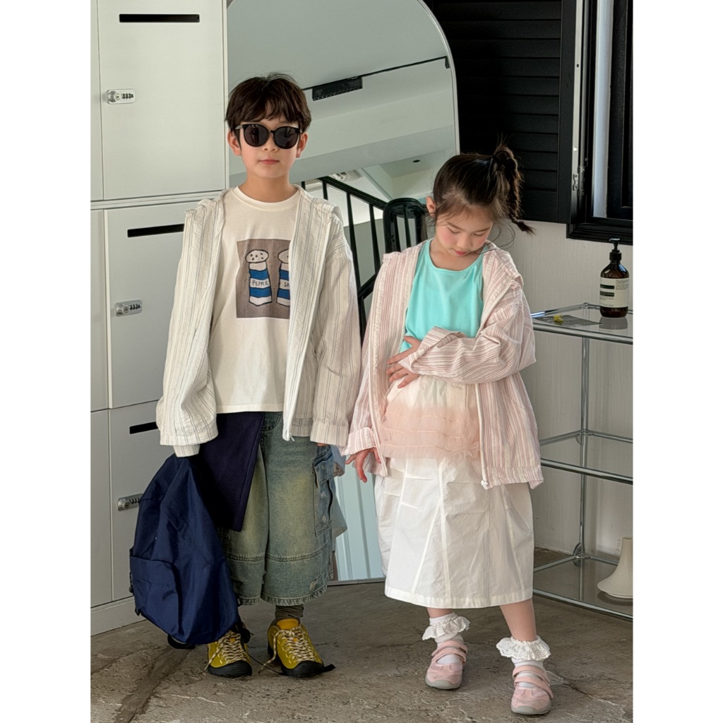 [FORM TO] เสื้อแจ็คเก็ต SOMI พร้อมหมวกกันแดดสําหรับเด็กผู้ชายและเด็กผู้หญิงสไตล์เกาหลี