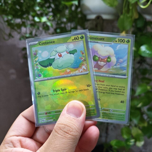 การ์ดโปเกมอน Cottonee (Poke Ball) 007/131 Reverse Holo & Whimsicolt (Poke Ball) 008/131 Reverse Holo