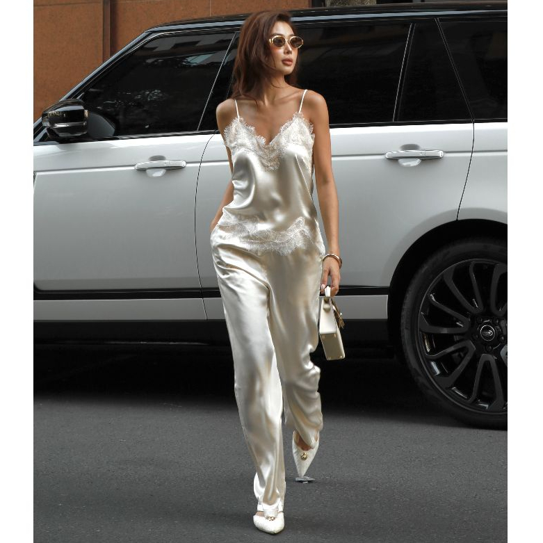 WAVE Resort Wear กางเกงไหม Amelia Top และ Esmee