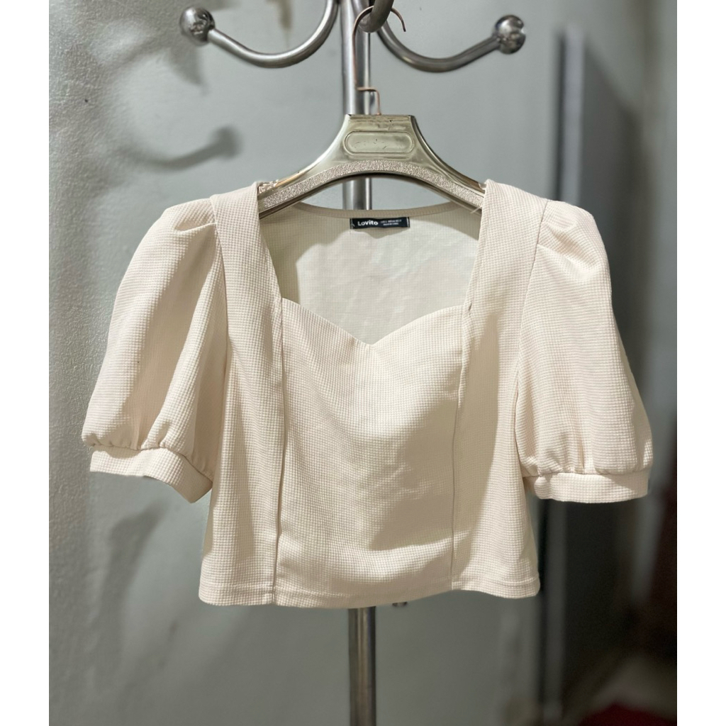 เสื้อ LOVITO********