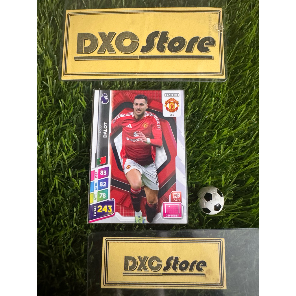 [ ของแท้ ] - PANINI ADRENALYN XL PREMIER LEAGUE PLUS 2025 - DIOGO DALOT (MANCHESTER UNITED)