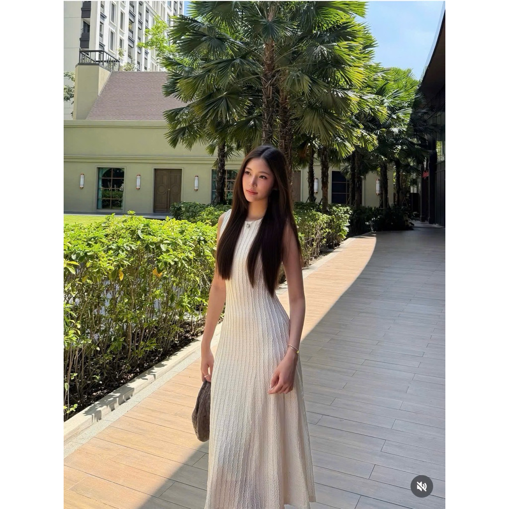 แม็กซี่เดรสลูกไม้สีขาวคอกลมเรียบง่ายอ่อนโยนและสง่างาม HT881 พร้อมรูปถ่ายจริง